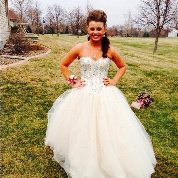 Prom Paparazzi Dress - Picture 2 of 7